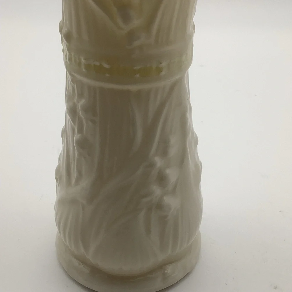 Vintage Belleek Ireland Yellow Ribbon Vase